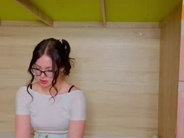 Lo, live webcam girl, from US, streaming now, feet, blackhair