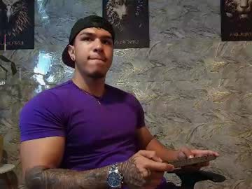 taylor_johnn, live webcam girl, age 22, from CO, streaming now, muscle, lovense