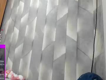 Julia, live webcam girl, age 18, from US, streaming now, young, teen