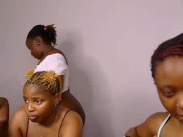 Trixy, live webcam girl, age 21, from KE, streaming now, ebony, lesbian