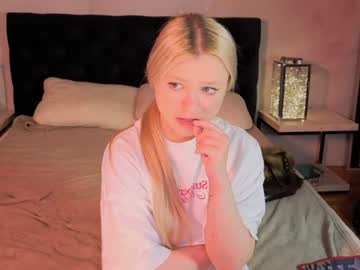 Gia, live webcam girl, age 18, streaming now, new, young