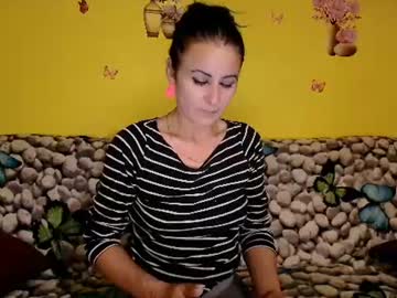 valentina, live webcam girl, age 45, from RO, streaming now, smile, squirt