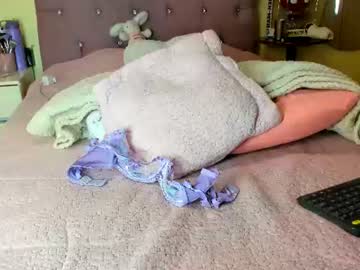 valery_roouse, live webcam girl, from CO, streaming now, 18, petite