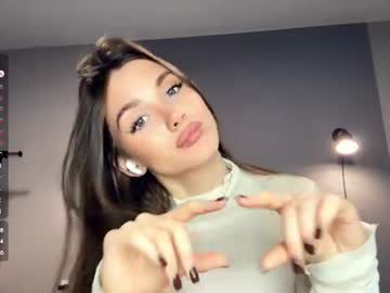 Nia, live webcam girl, age 18, streaming now, new, shy
