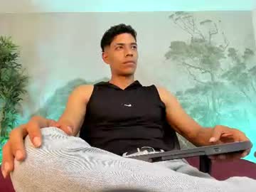Victory, live webcam girl, age 28, from CO, streaming now, master, latino