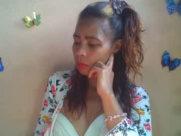 wildah, live webcam girl, from MG, streaming now