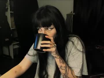 KylieInLove, live webcam girl, age 18, from MD, streaming now, new, skinny