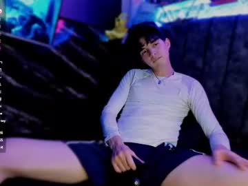 Xiro🔥, live webcam girl, age 19, from CO, streaming now, feet, bigcock