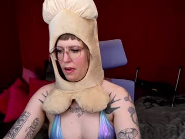 Alia Quinn, live webcam girl, from CA, streaming now, milf, femdom