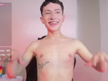 🖤YANG💀, live webcam girl, age 23, from CO, streaming now, femboy, goth