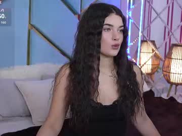 L O L A, live webcam girl, age 22, from UA, streaming now, feet, ass