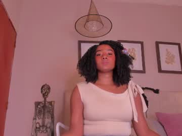 Hi guys i am Zoe 🌷, live webcam girl, age 20, from CO, streaming now, squirt, curly