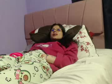 bombom, live webcam girl, from CO, streaming now, deepthroat, latina