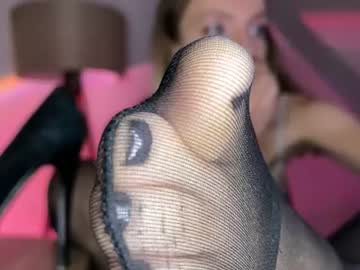 emily💗 / ОF emi_sweetyy💙, live webcam girl, streaming now, pantyhose, heels