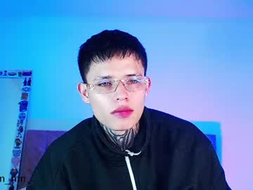 _justinmoon2, live webcam girl, age 19, from CO, streaming now, smoke, young