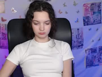 Susie, live webcam girl, age 20, streaming now, skinny, cute