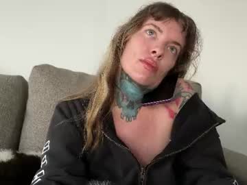 Airgead, live webcam girl, age 37, from US, streaming now, femdom, hairyarmpits