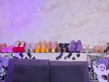 Alanna 🥰, live webcam girl, age 31, from CO, streaming now, heels, curvy