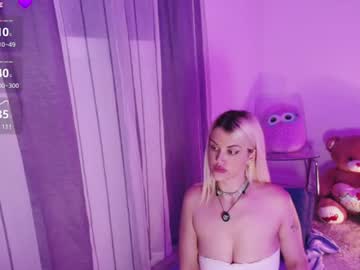 Alessia, live webcam girl, age 32, from IT, streaming now, anal, blonde