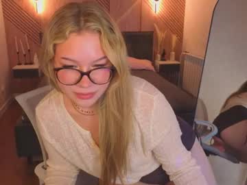 Alessia_Lee5, live webcam girl, age 22, streaming now, blonde, new