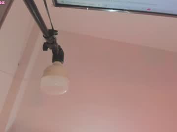 Sara, live webcam girl, age 19, from CO, streaming now, 18, bigboobs