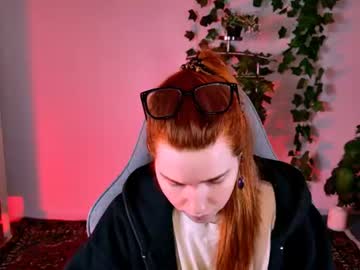 Alice, live webcam girl, age 23, streaming now, natural, redhead