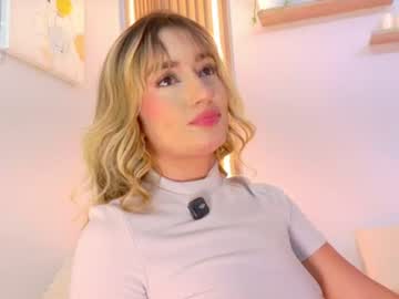 Alison, live webcam girl, age 22, from CO, streaming now, braces, latina