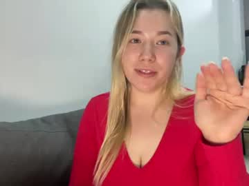 alyrasun, live webcam girl, age 22, streaming now, feet, blonde