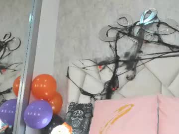Amy, live webcam girl, from CO, streaming now, squirt, smalltits