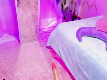 Anny, live webcam girl, age 18, from CO, streaming now, new, teen