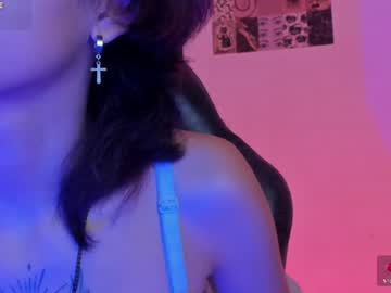 😺cat girl, 🦇vampire, 🐍snake, live webcam girl, age 19, from CO, streaming now, anime, ahegao