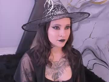 Maryann, live webcam girl, age 99, from CO, streaming now, tongue, submissive