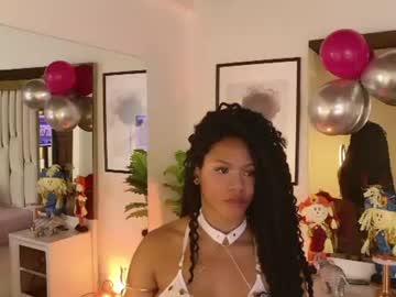 Anabella 🤎, live webcam girl, from CO, streaming now, domi, bigass