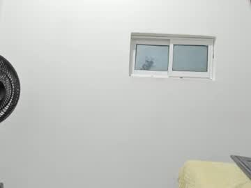 asslie_robert, live webcam girl, from CO, streaming now, skinny, bigass