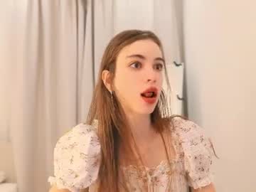 Mira, live webcam girl, age 19, streaming now, young, skinny