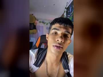 APOLO, live webcam girl, age 22, from CO, streaming now, latina, 18