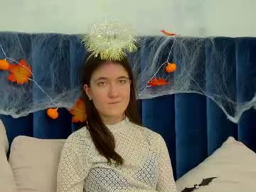 April, live webcam girl, streaming now, thin, cute