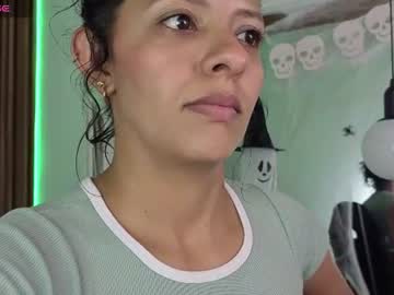 🔥 CARO 🔥, live webcam girl, age 30, from CO, streaming now, brunette, shorthair