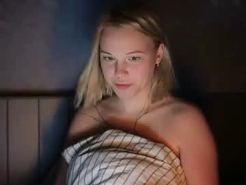 Cassie, live webcam girl, age 20, streaming now, lovense, teen