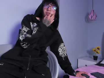🩵Axel🩵, live webcam girl, from CO, streaming now, feet, goth