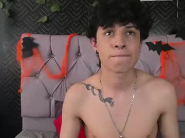 Axel Evanss, live webcam girl, age 22, from CO, streaming now, young, femboy