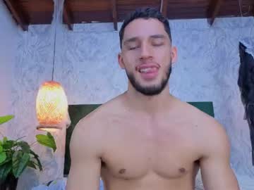 Axel 😏, live webcam girl, age 22, from CO, streaming now, muscle, monstercock