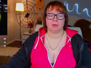 bonnnyboobsy, live webcam girl, from UA, streaming now, natural, milf