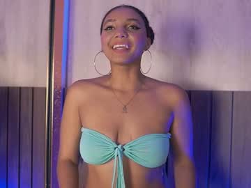 Briana Lane, live webcam girl, age 18, from CO, streaming now, latina, bigass