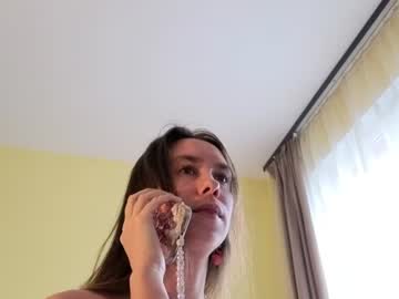 Camilla  ⭐, live webcam girl, age 30, streaming now, hairy, hairypussy