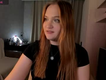 Caroline, live webcam girl, age 22, streaming now, natural, 18