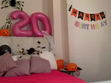 fox, live webcam girl, age 19, streaming now, teen, bigboobs