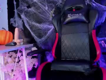 Charlotte! 💜, live webcam girl, from CO, streaming now, bigboobs, bigass