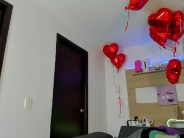 Violeta, live webcam girl, age 19, from CO, streaming now, feet, skinny