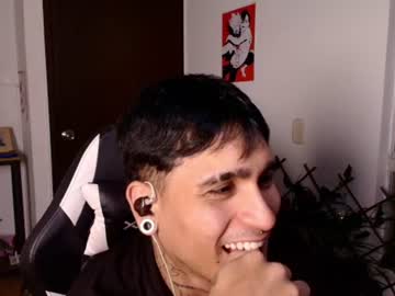 Christian/NyxValentine, live webcam girl, age 19, from VE, streaming now, oil, smoke